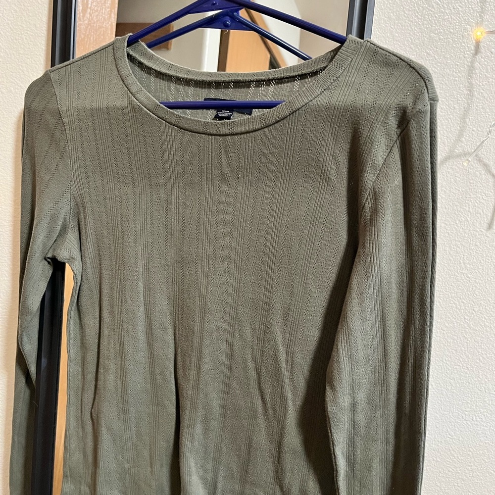 American Eagle Sweater